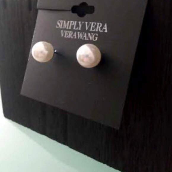 VERA WANG Romantic Gunmetal White Pearl Stud Earrings**NEW! - Picture 2 of 7